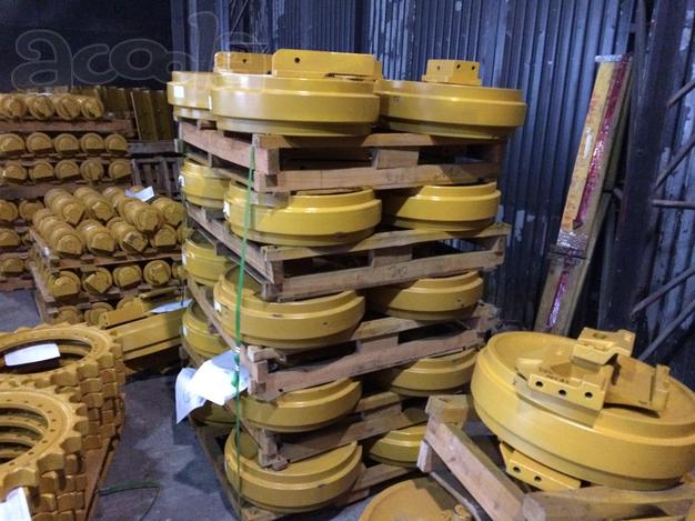 Колесо направляющее для бульдозера Komatsu D65E-12